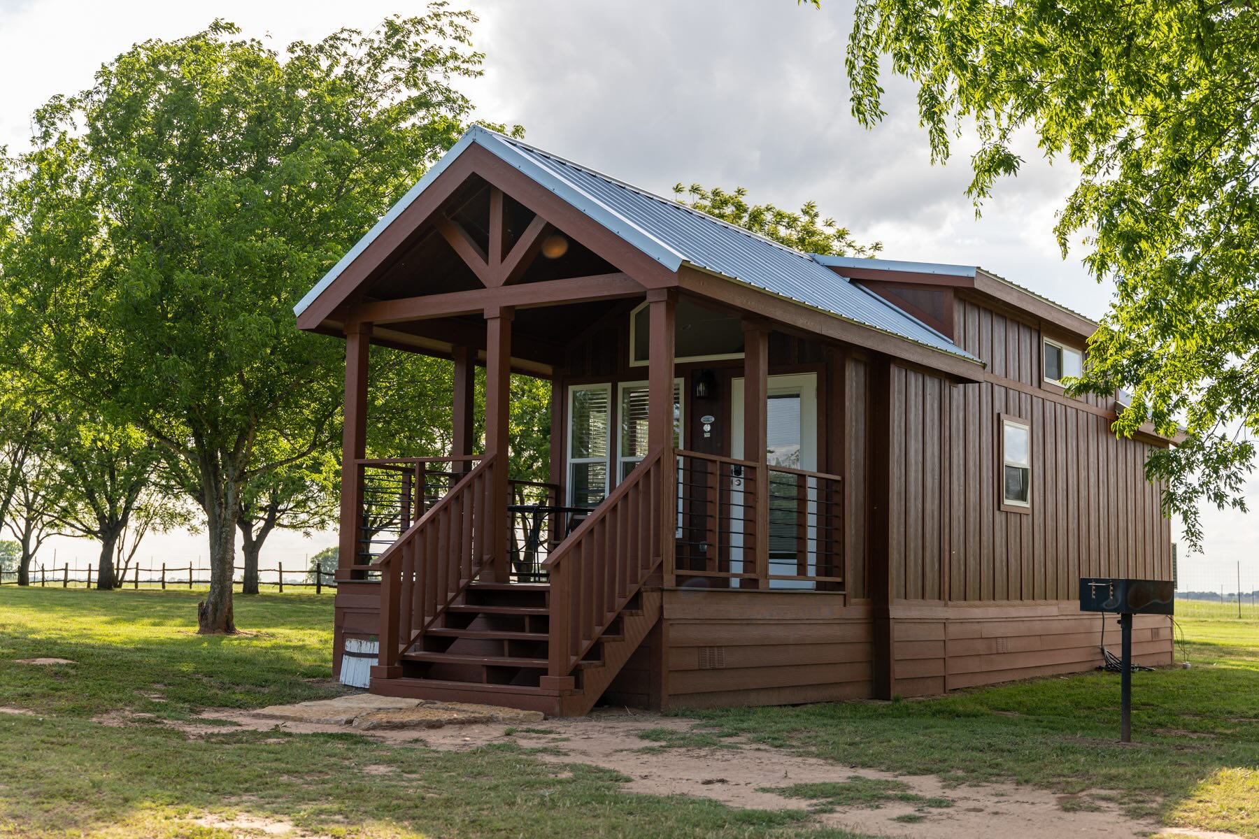 Dahlia Cabin